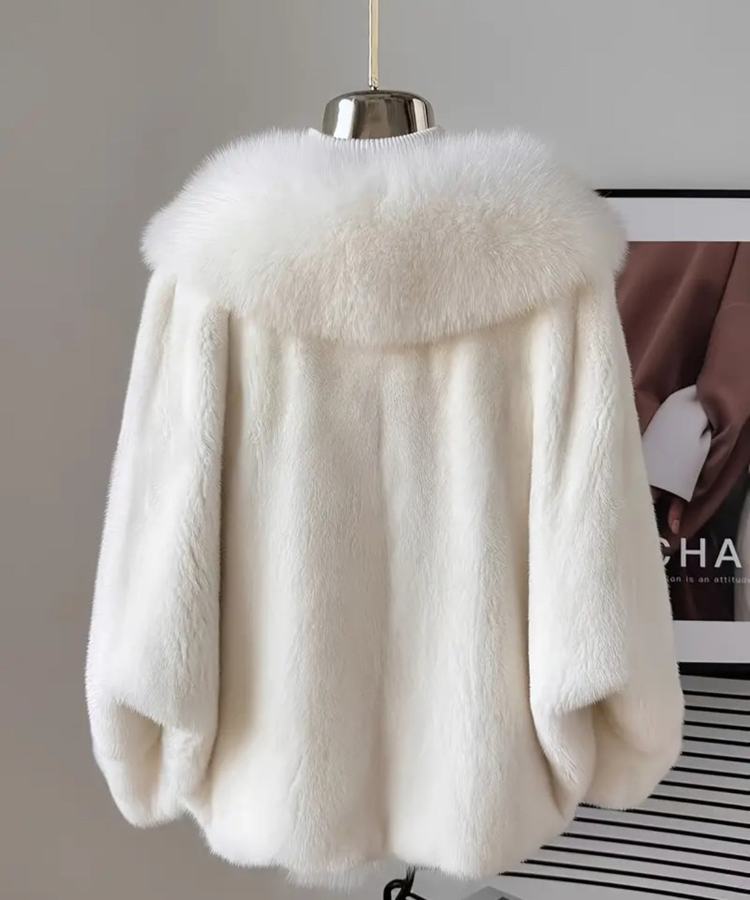 Luxurious Faux Fur Crop Coat for Women - Soft, Warm, and Chic Winter Outerwear with Long Sleeves, Non-Stretch Polyester Fabric, Elegant Design,