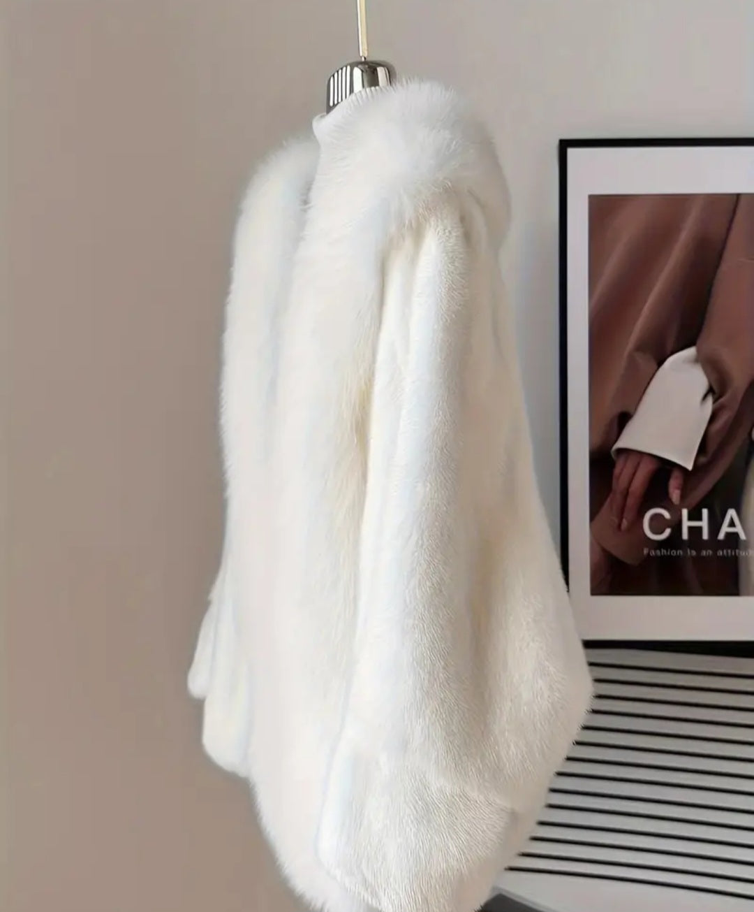 Luxurious Faux Fur Crop Coat for Women - Soft, Warm, and Chic Winter Outerwear with Long Sleeves, Non-Stretch Polyester Fabric, Elegant Design,